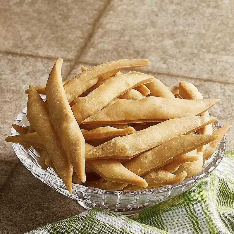 A bowl of crisp matar long